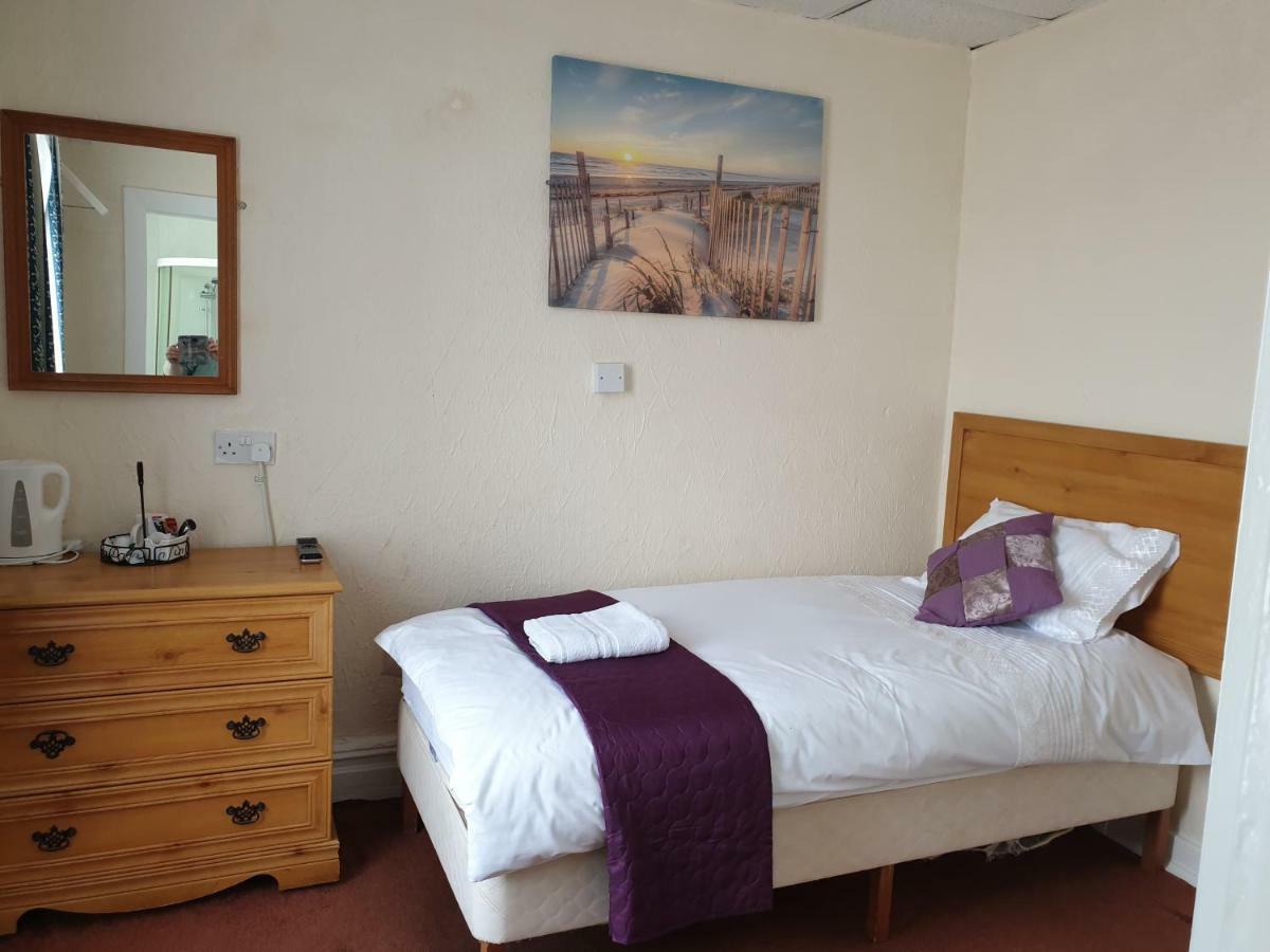 The Smugglers Rest Hotel *